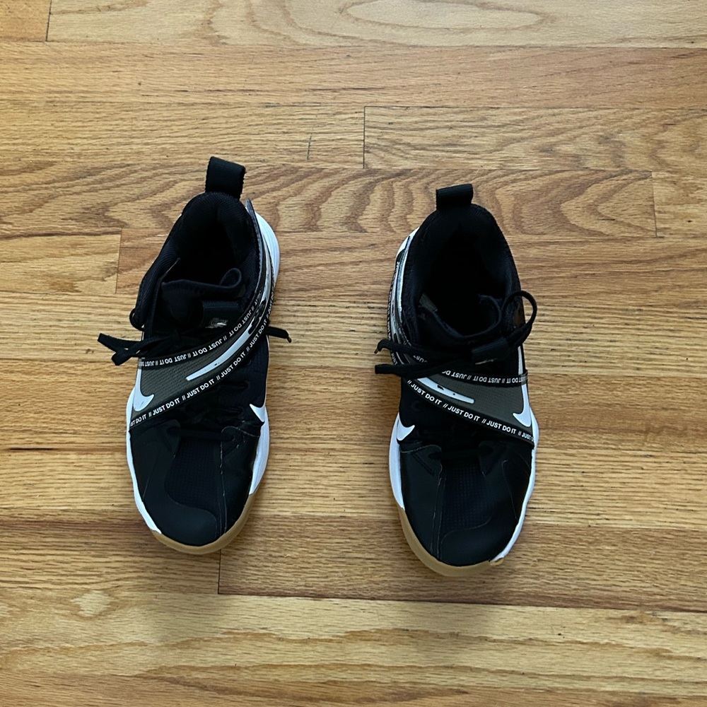 Nike Hyperset Volleyball shoes
